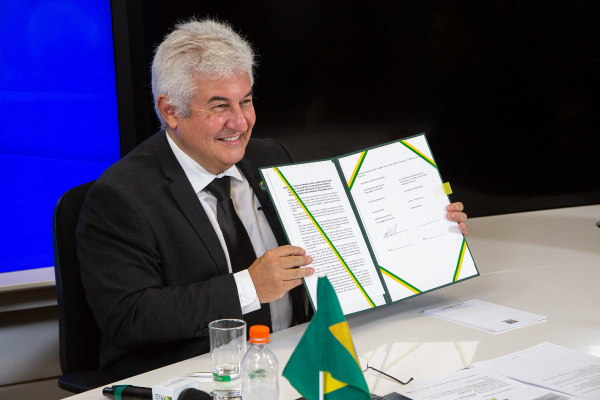 O ministro Marcos Pontes, durante cerimônia de assinatura de declaração conjunta de intenção de cooperação no Programa Artemis. 