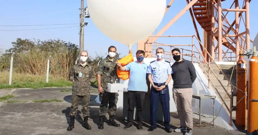 Alunos do 4° ano do Curso de Engenharia Aeroespacial do ITA. 