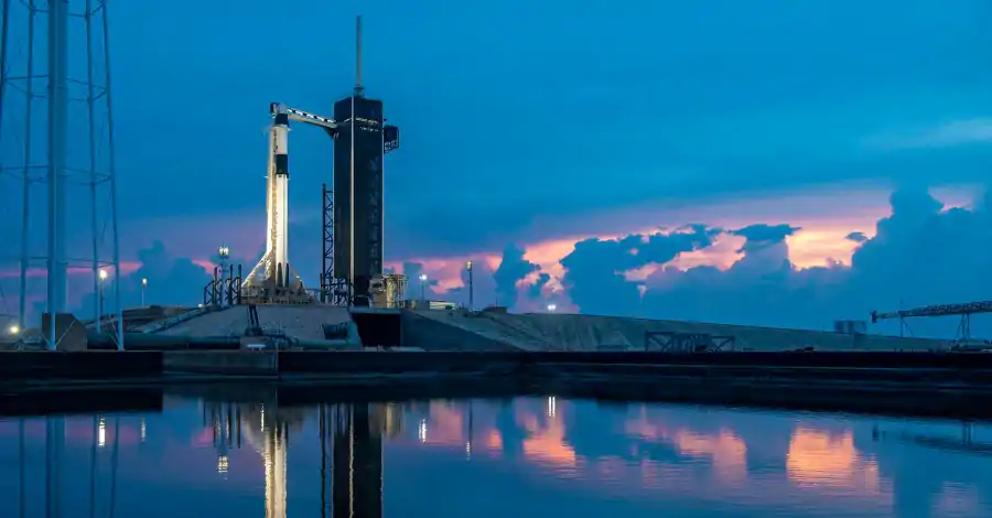 SpaceX lançará ao espaço pela primeira vez astronautas da NASA