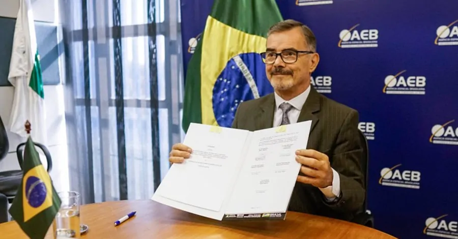 Carlos Moura, durante cerimônia para assinatura do "Acordo de Cooperação para a Constelação de Satélites de Sensoriamento Remoto do BRICS". 