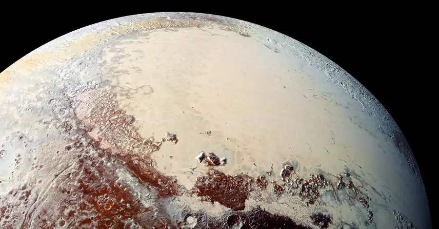 Plutão, fotografado pela sonda New Horizons. 