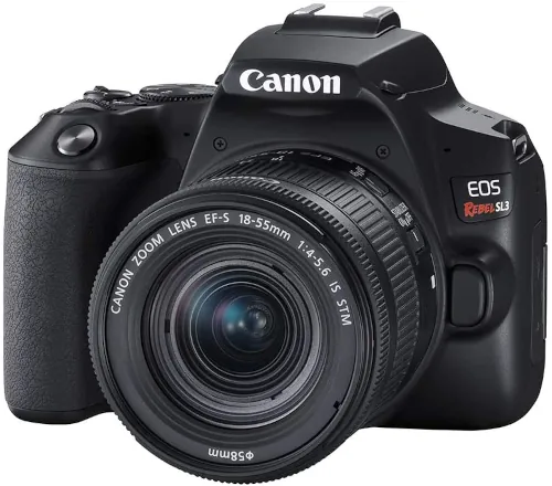 Canon EOS Rebel SL3 com lente 18-55mm
