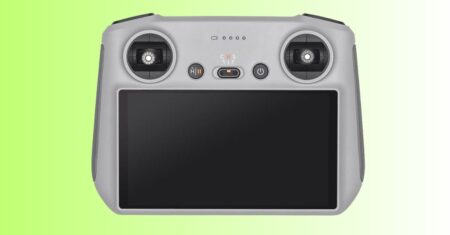 Controle DJI RC com tela touch e bateria de 4h sai 12% OFF