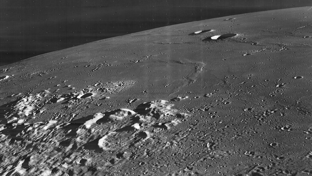 Planitia Descensus 3214 med