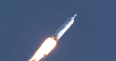 Corrida lunar esquenta: China mostra teste importante de nave tripulada [vídeo]