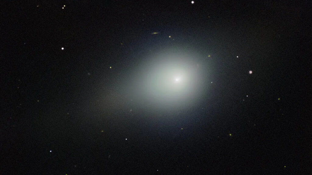 Imagem do cometa 3I/ATLAS capturada pelo telescópio Gemini Norte, em 26 de novembro de 2025.