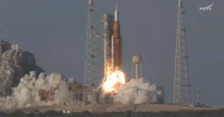 Missão tripulada parte rumo à Lua pela primeira vez desde 1972