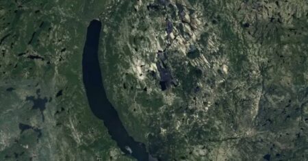 Astrônomo encontra no Google Maps cratera de 390 milhões de anos