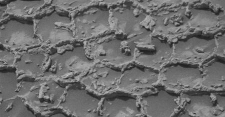 Curiosity encontra terreno estranho em cratera de Marte