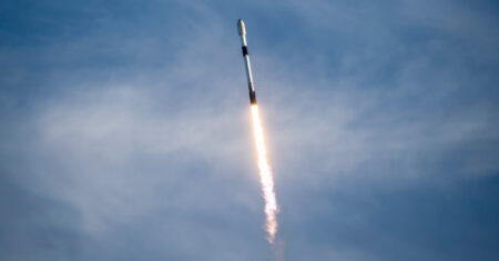 Foguete da SpaceX leva ‘fábrica’ de chips ao espaço