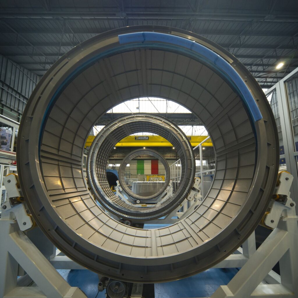 Anéis da estrutura pressurizada do módulo Lunar I-Hab para a estação Gateway.