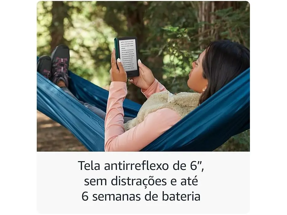 Leitura tranquila em rede suspensa