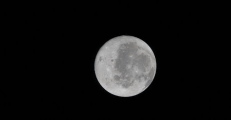 NASA e IBM abrem modelo de IA que mapeia a Lua