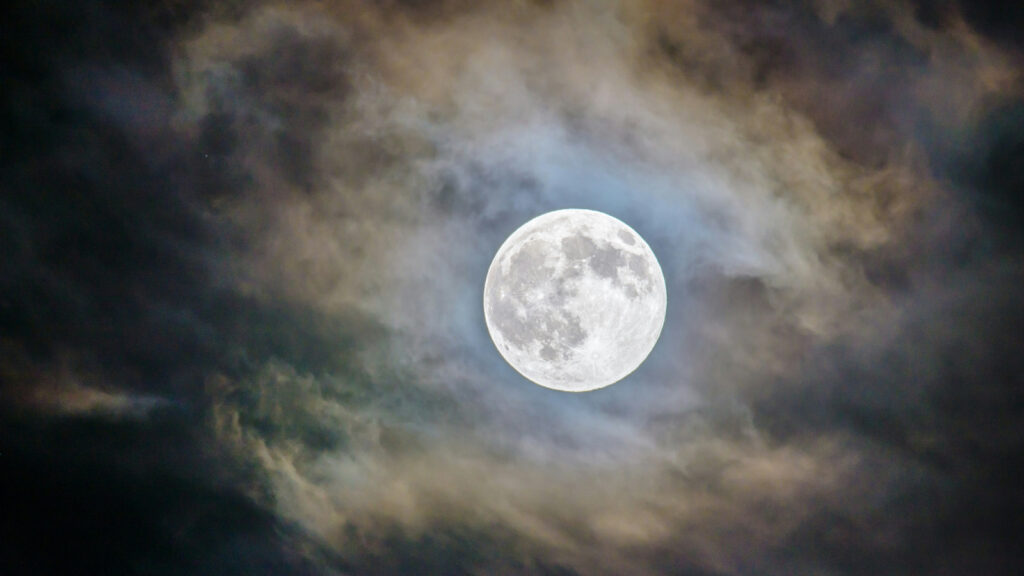 Foto da Lua Cheia captada nos Estados Unidos. 