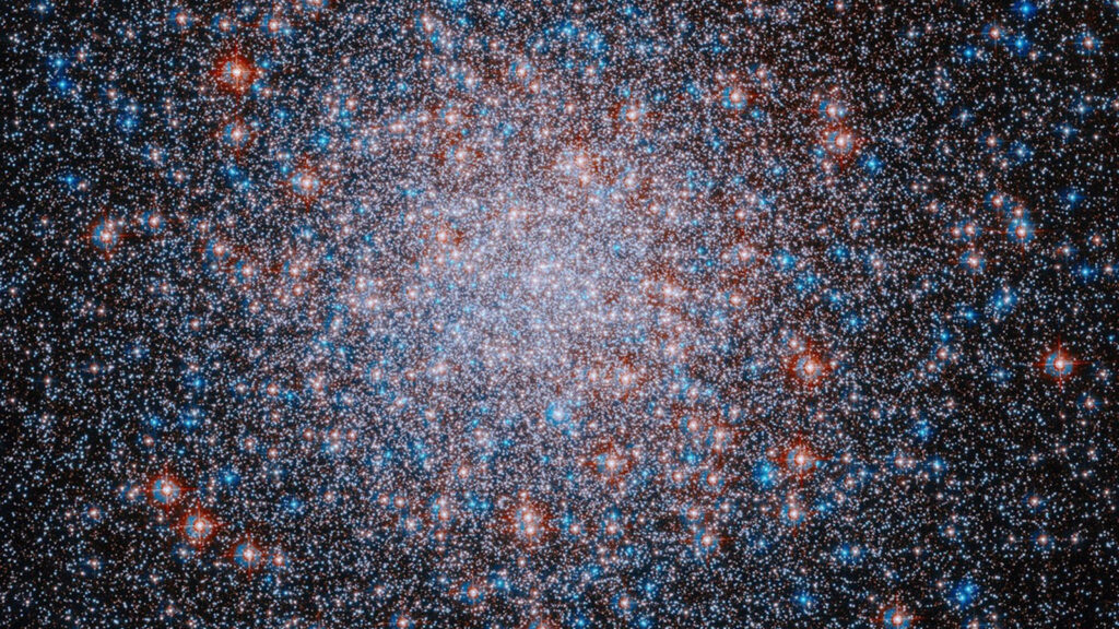 Hubble registra cena de 500 mil estrelas em aglomerado 1 Imagem do Telescópio Espacial Hubble da NASA mostra Messier 3, um aglomerado densamente repleto de estrelas cujas origens podem ser uma fusão entre aglomerados globulares no início do universo. Imagem: NASA/ESA