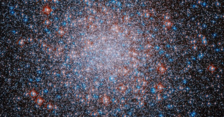 Hubble registra cena de 500 mil estrelas em aglomerado