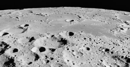 Cientistas encontram uma gigantesca bacia escondida na Lua