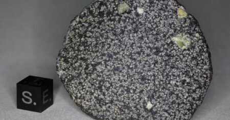 Meteorito raro revela mundo perdido do Sistema Solar