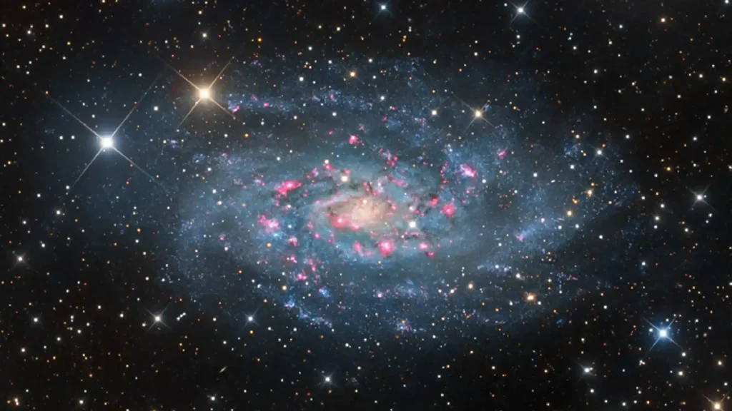 Galáxia NGC-2403 (Crédito: Telescope Live/Bernard Miller)