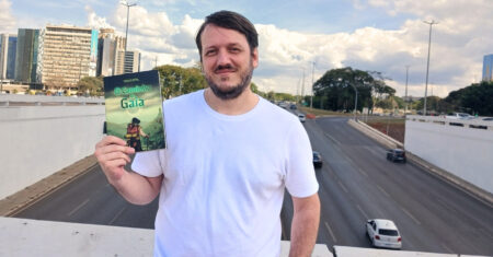 Novo romance imagina planeta onde o conhecimento foi proibido