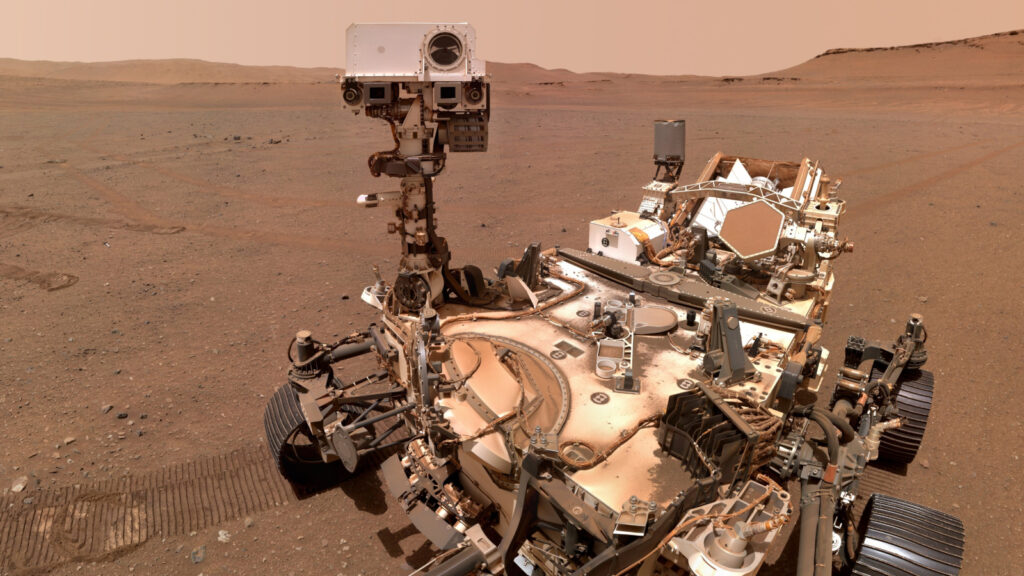 "Selfie" do rover Perseverance na superfície de Marte. Imagem: NASA
