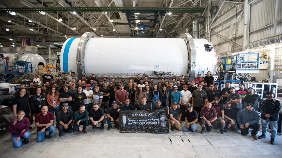 Foto de um segundo estágio do foguete Falcon 9 semelhante ao que vai colidir com a Lua. 
