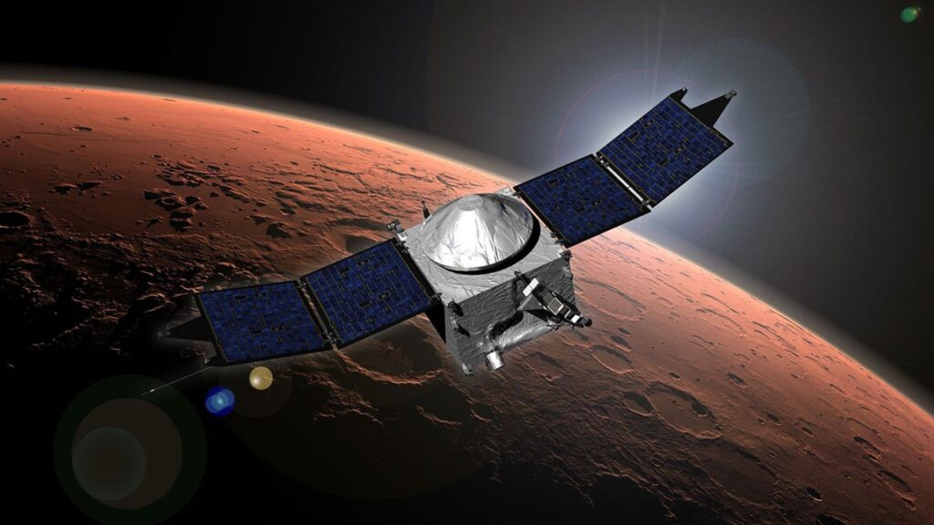 O que aconteceu com a MAVEN em volta do planeta vermelho? 1 Ilustração da sonda MAVEN em órbita de Marte.