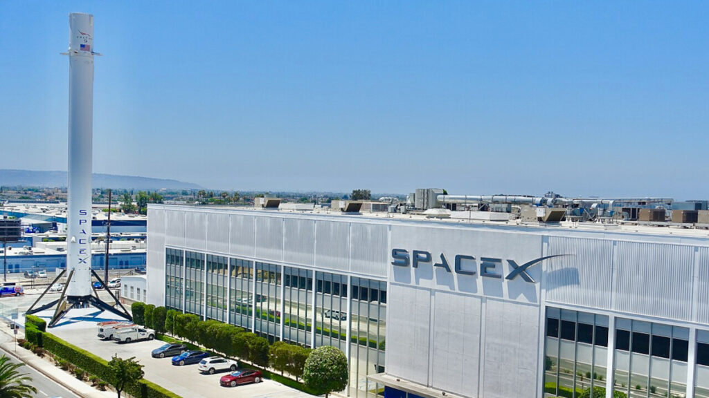 Foto do edifício central da SpaceX. 