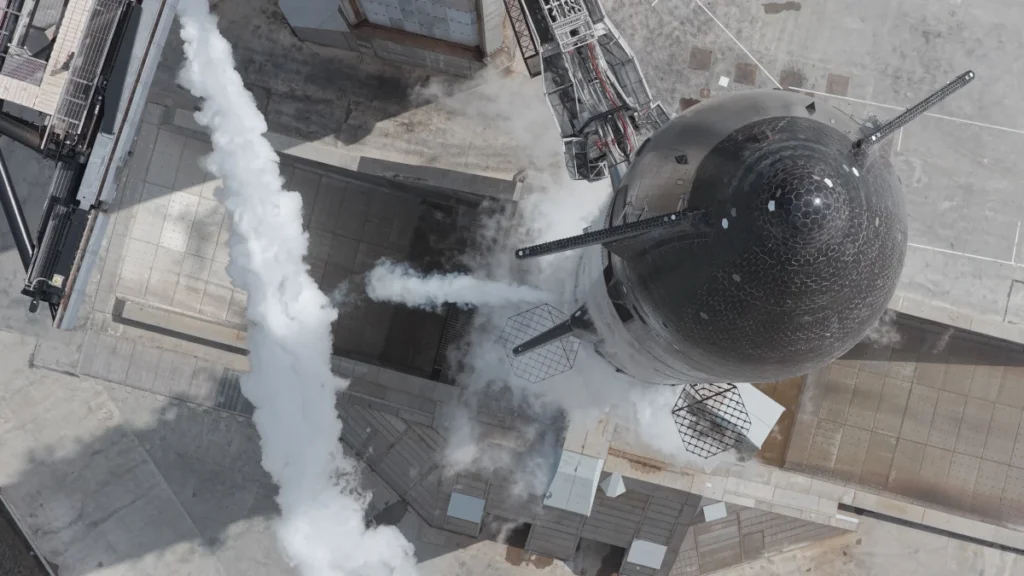 O foguete Starship V3 durante ensaio de lançamento no último dia 11 de maio. Imagem: SpaceX