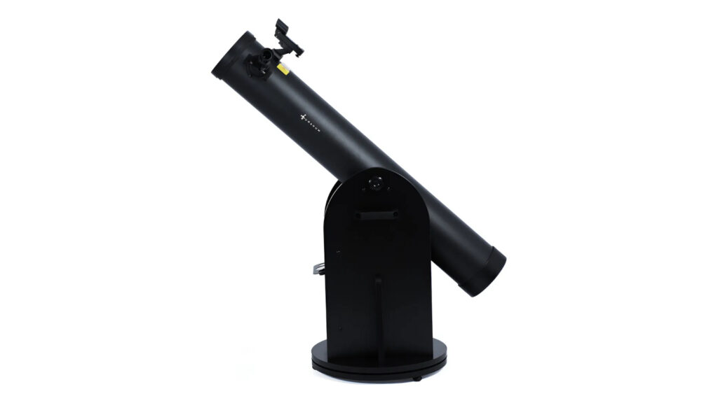 Foto do telescópio refletor de 152 mm da Uranum