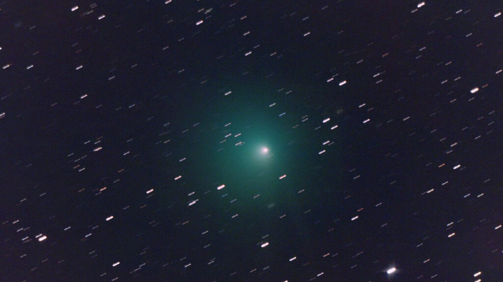 O cometa 10P/Tempel 2 fotografado em julho de 2026 pelo astrofotógrafo John Chumack (Crédito: John Chumack/Galactic Images)