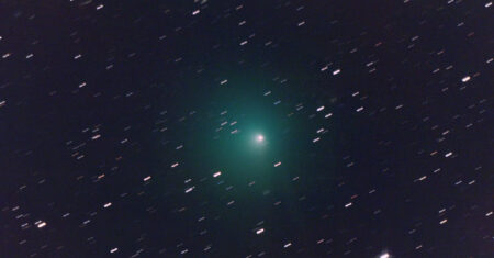 Dois cometas podem ser caçados na mesma noite hoje