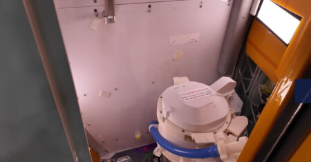 Como os astronautas fazem o número 2 na Artemis 2?