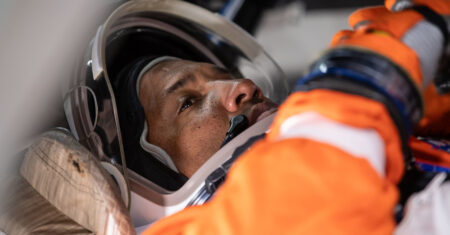 Victor Glover faz história como o primeiro negro a ir à Lua